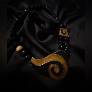 Trifari signed vintage enamel gold tone beaded necklace